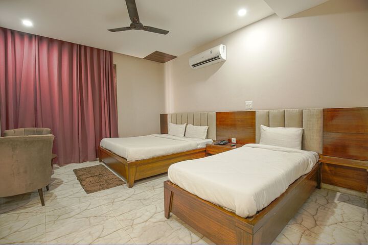Room 7 of 34