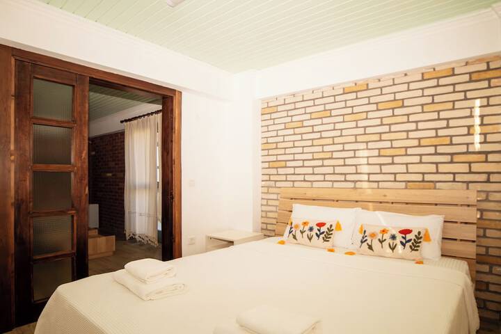 Room 7 of 26