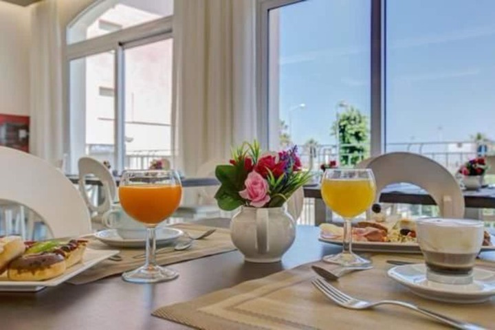 Breakfast/Coffee Service 47 of 63