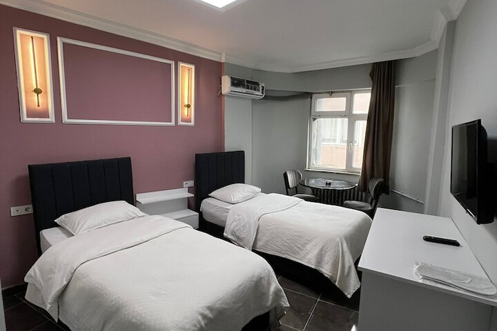 Room 4 of 11