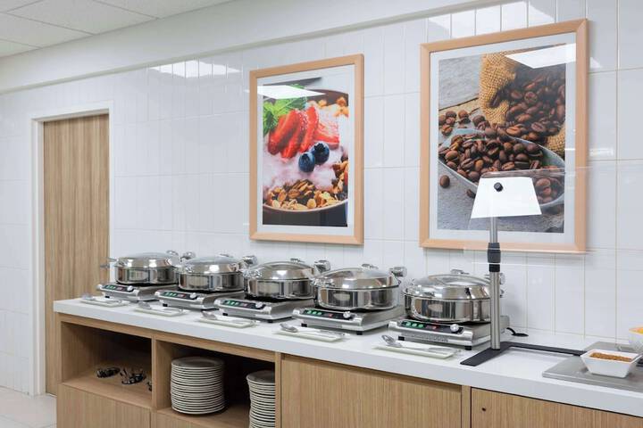 Breakfast/Coffee Service 109 of 129