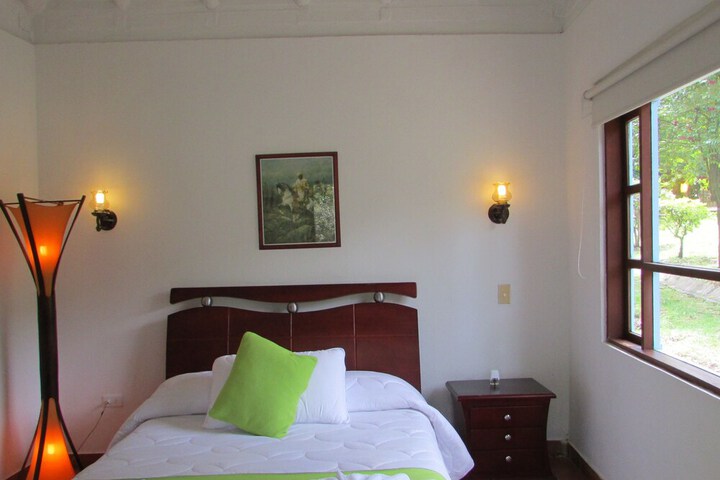Room 8 of 102