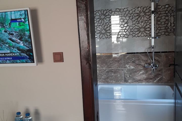 Room 25 of 44