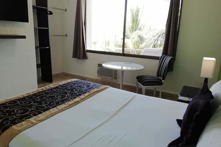 Room 22 of 93