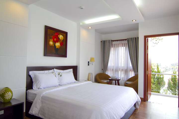 Room 8 of 47