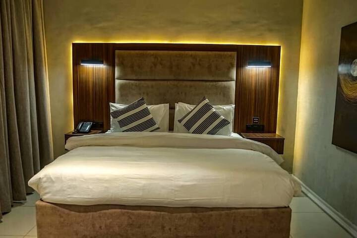 Room 5 of 17