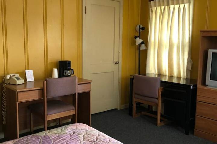 Room 11 of 19