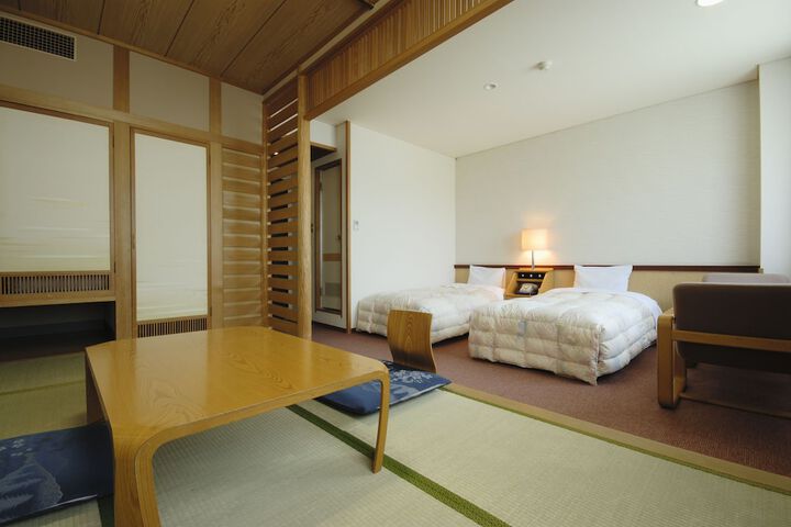Room 5 of 83