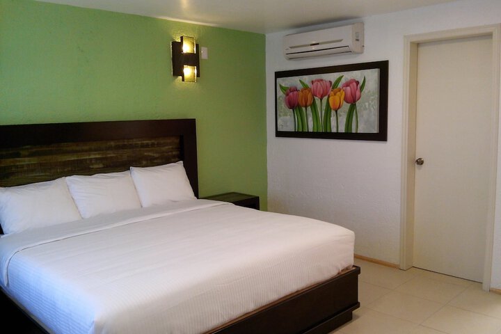 Room 3 of 34