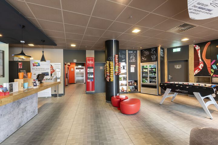 Entrance & Lobby