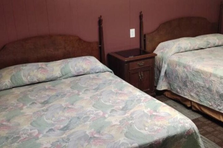 Room 19 of 68