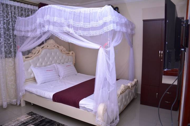 Room 9 of 26
