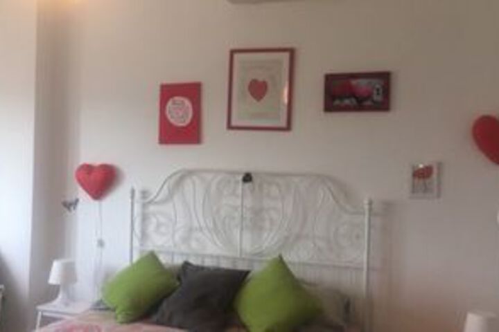 Room 13 of 16