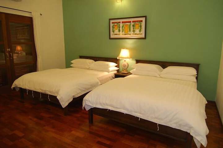 Room 12 of 27