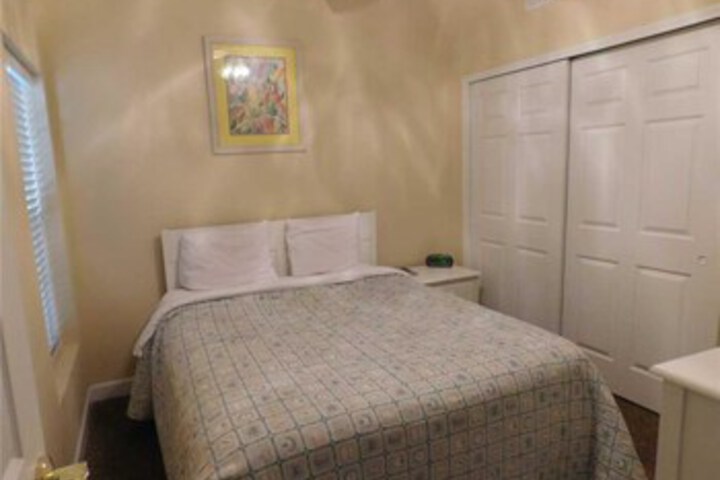 Room 12 of 34