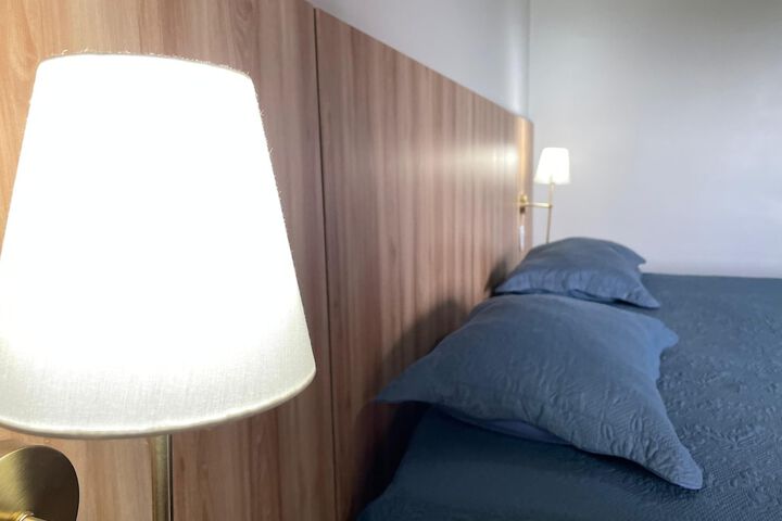 Room 12 of 50