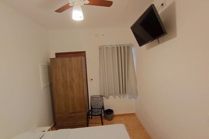 Room 34 of 118