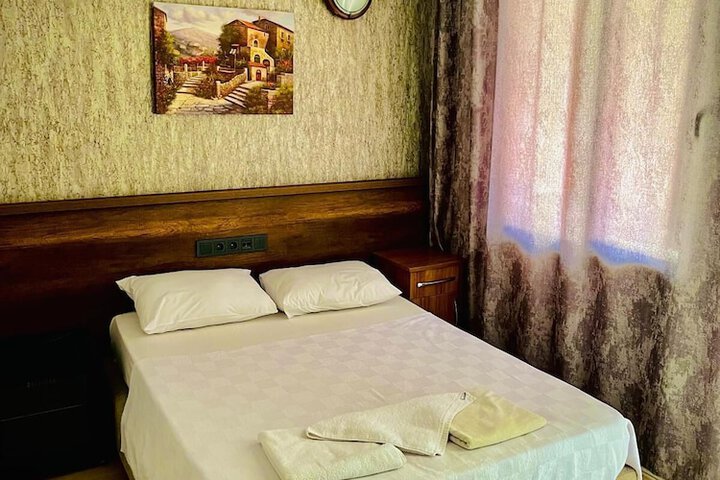 Room 9 of 26
