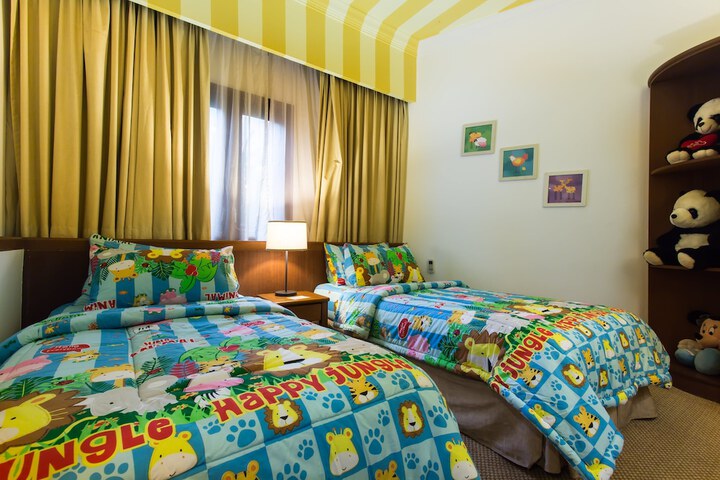 Room 7 of 130