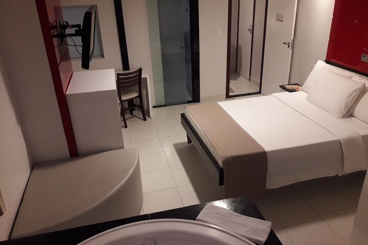 Room 27 of 80