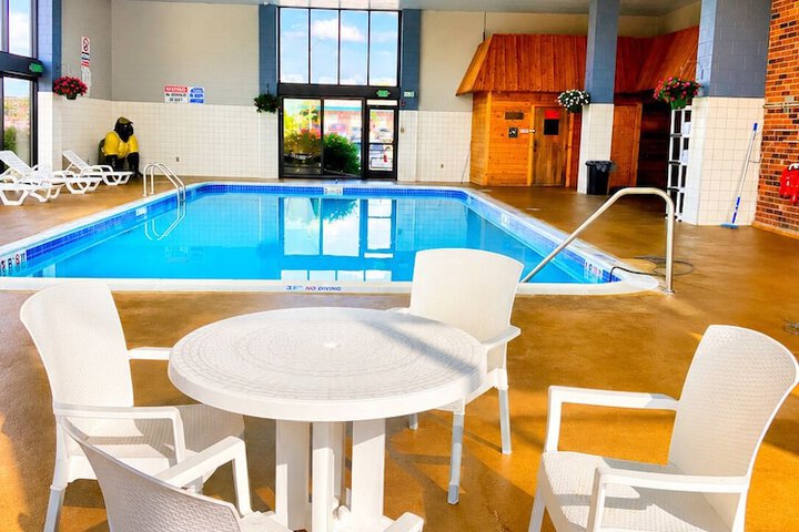 Pool 36 of 48