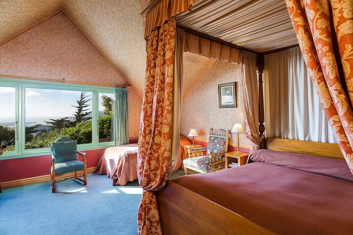 Room 3 of 39