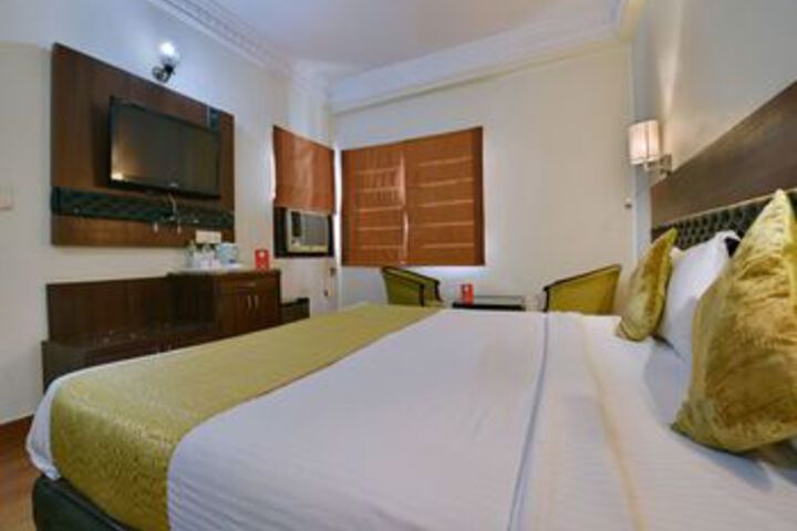 Room 10 of 24