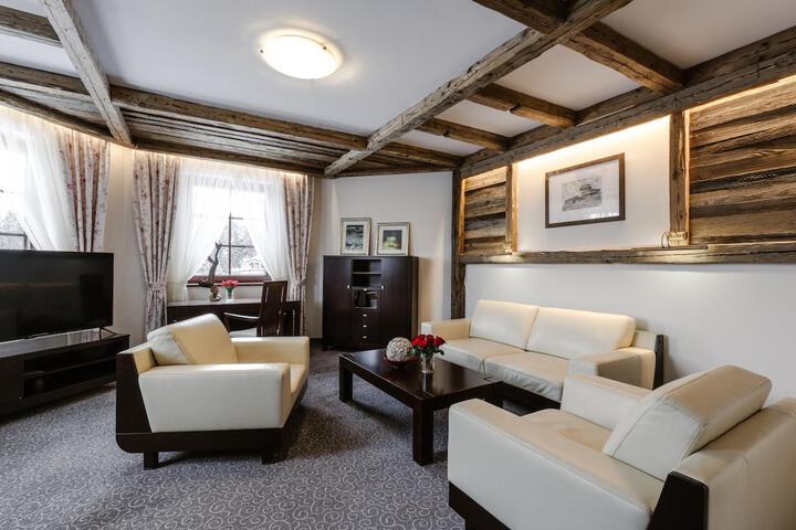Room 15 of 74