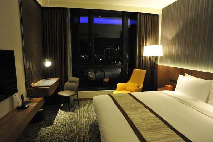 Room 20 of 46