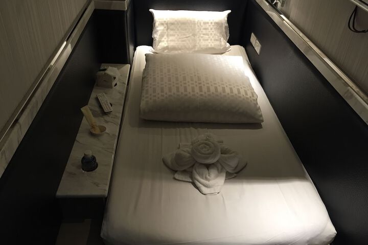 Room 5 of 61