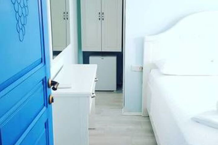 Room 5 of 13