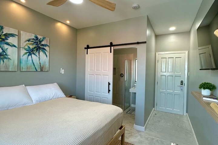 Room 9 of 53