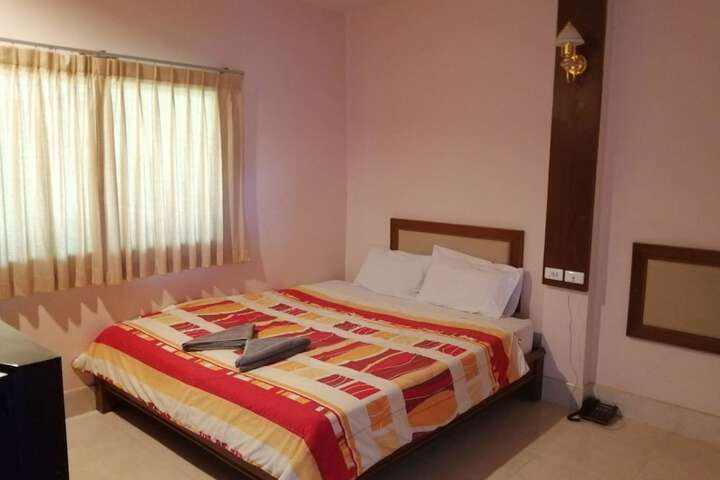 Room 5 of 31