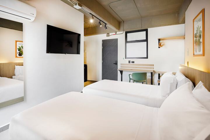 Room 11 of 37