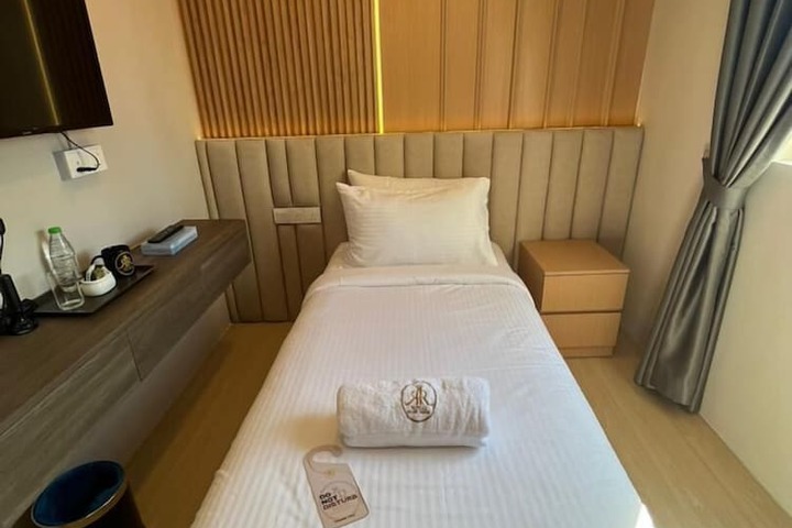 Room 7 of 41