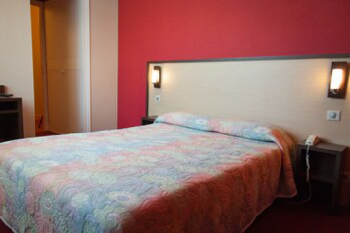Room 12 of 23