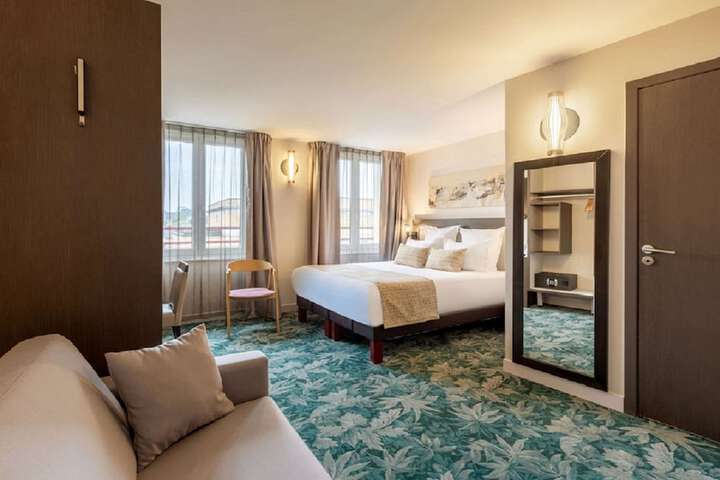 Room 14 of 52