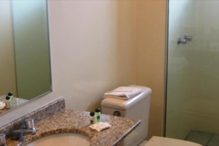 Room 10 of 14