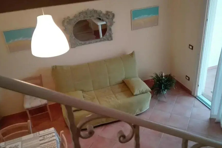 Room 7 of 14