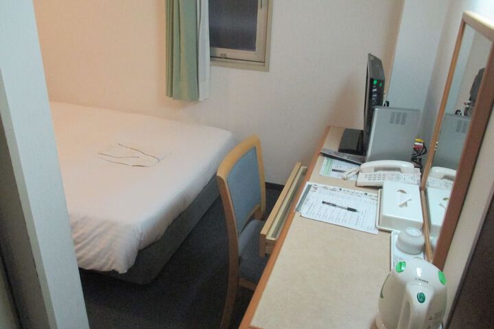 Room 17 of 47