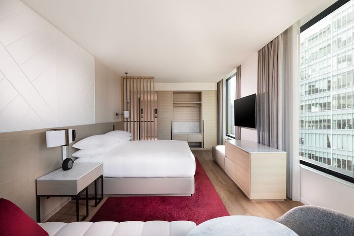 Room 30 of 95