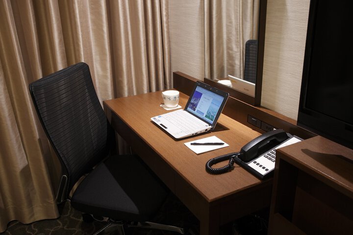 Room 6 of 148