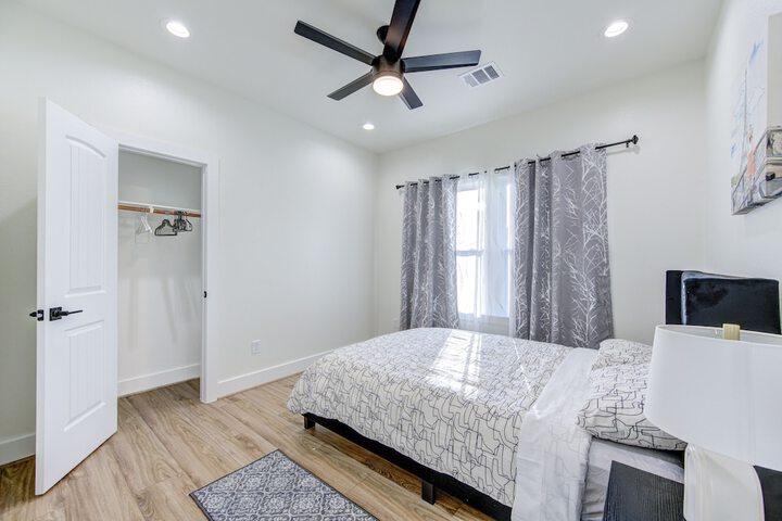 Room 6 of 30