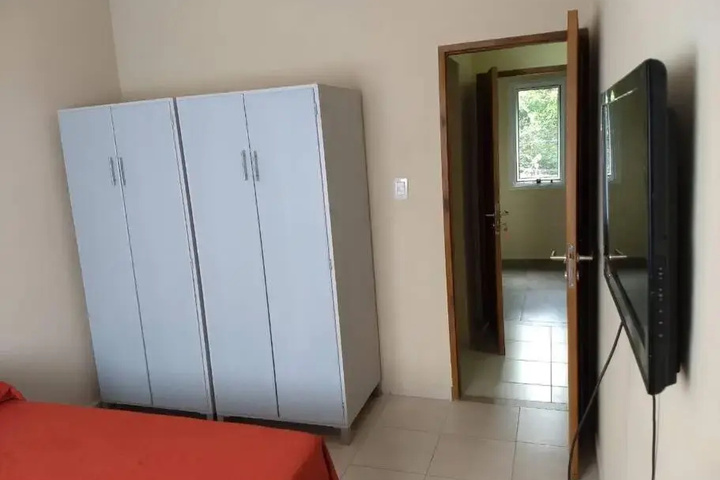 Room 3 of 10