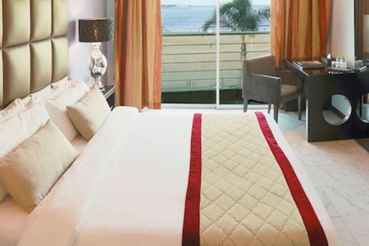 Room 5 of 25