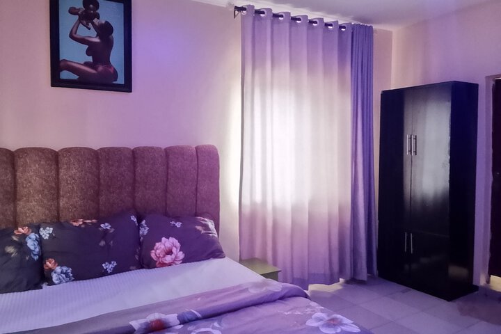 Room 2 of 7