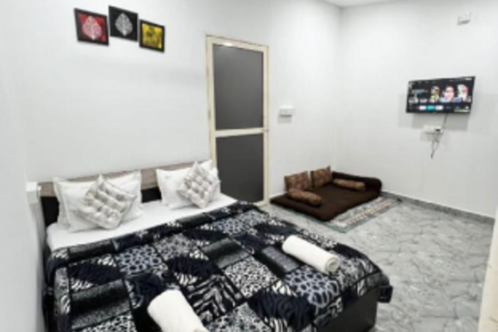 Room 2 of 23