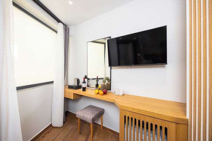 Room 6 of 35