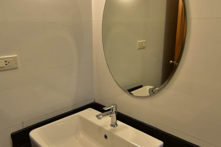 Room 36 of 62