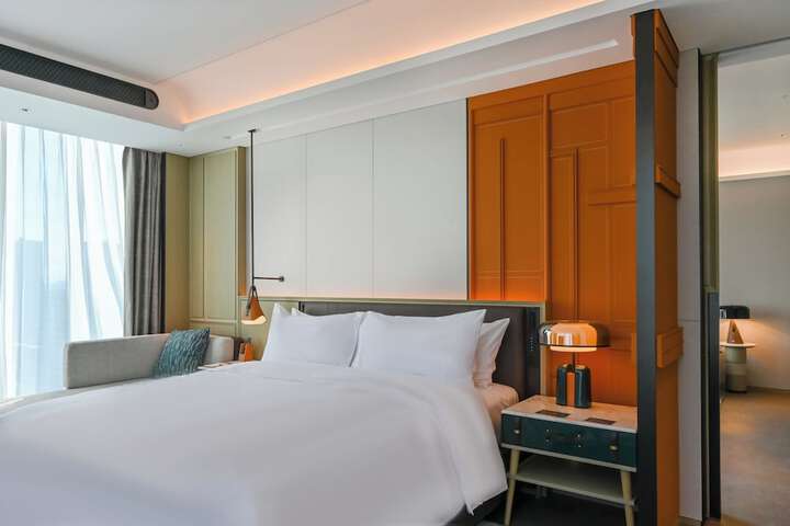 Room 8 of 89